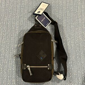 NWT Harvest Label slingpack